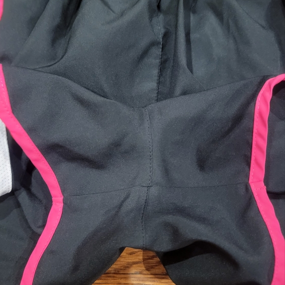 Nike Women Dri-Fit Short w/built in brief quick dri Size S - Picture 8 of 10